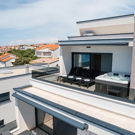 Luxury * Mandre